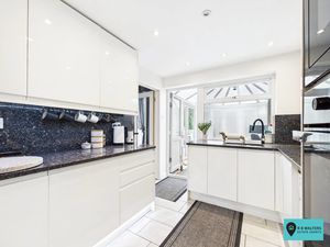 Kitchen- click for photo gallery